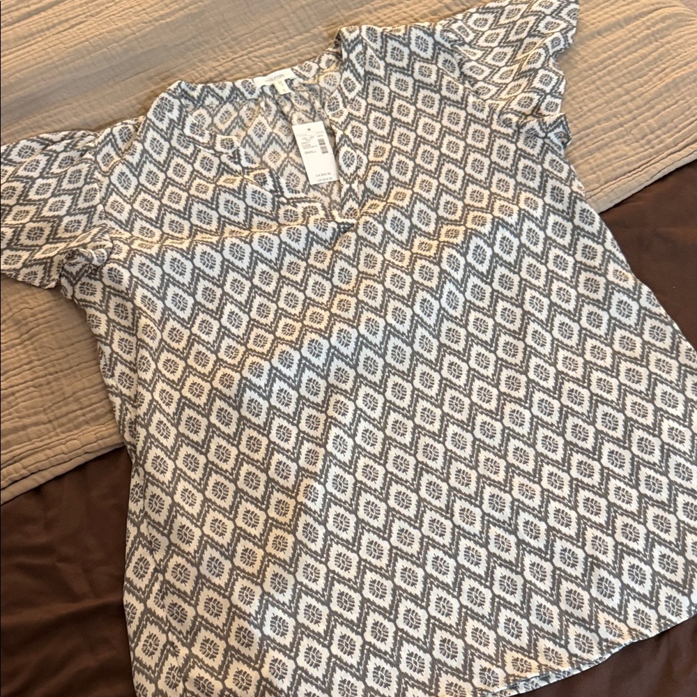 Maurices Geometric Blue and Cream Blouse